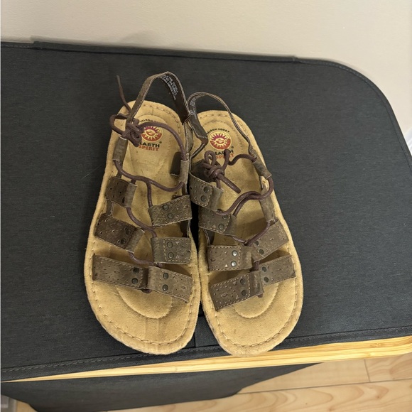 Earth Spirit sandals size 9 - Picture 1 of 4
